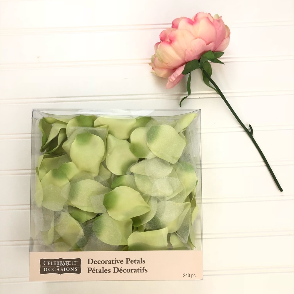🌿Wedding Rose decorative petals